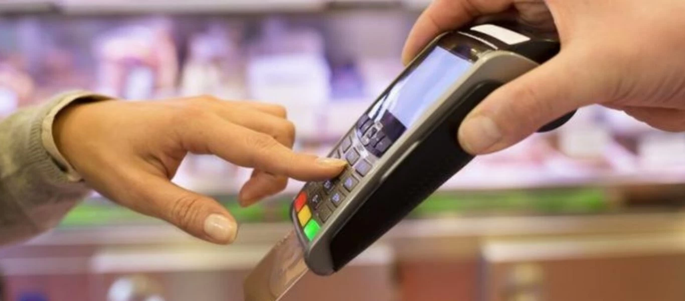 Ηλεκτρονικές συναλλαγές: «Έρχονται» αλλαγές και στη φορολοταρία - Τι εξετάζεται για τις χάρτινες αποδείξεις